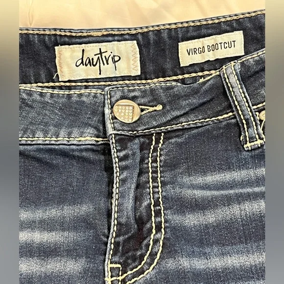 Daytrip jeans from Buckle size 32 - Picture 6 of 9
